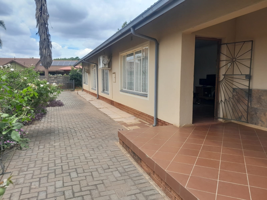 3 Bedroom Property for Sale in Rustenburg Central North West